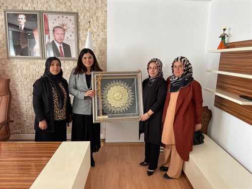 PuduHepa Kadın Kooperatifinin Hitit Rölyef Sanatı Koleksiyonu Çalışmaları 